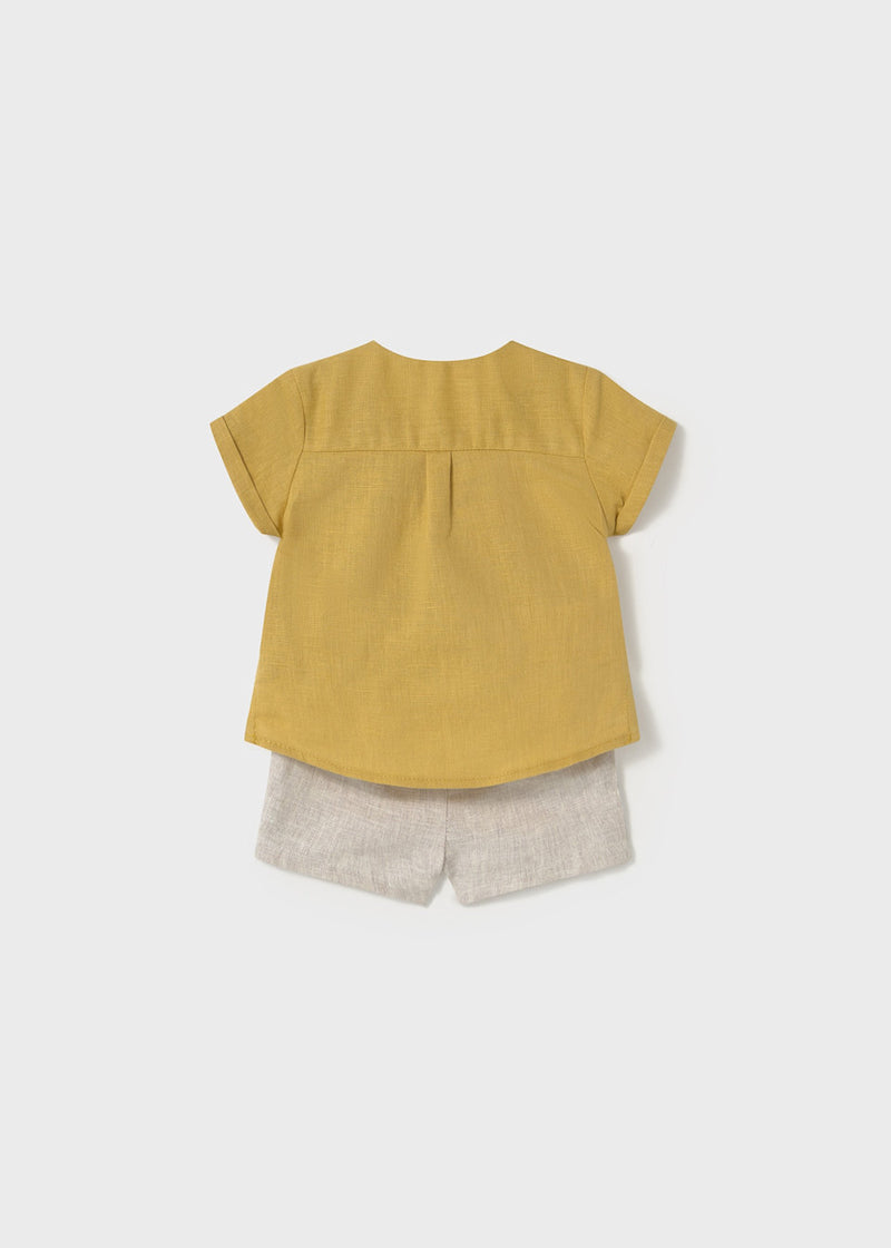 Conjunto pantalón corto y camisa con lino recién nacido