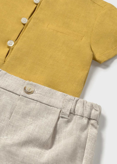 Conjunto pantalón corto y camisa con lino recién nacido