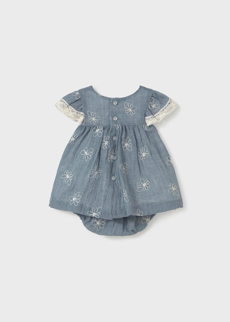 Vestido con cubrepañal bordado recién nacida